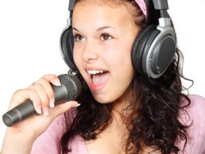 girl, holding, karaoke-15754.jpg